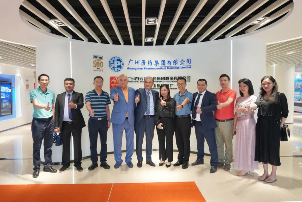 乌兹别克斯坦共和国首都塔什干市卫生和盛行病及公共卫生部部长一行到K8凯发调研互换